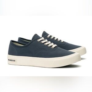 Women’s size 9 SeaVees Dark Blue Canvas Shoes